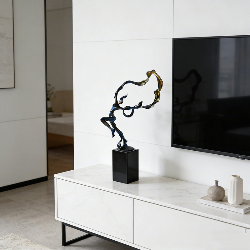 Sculptures & Figurines
